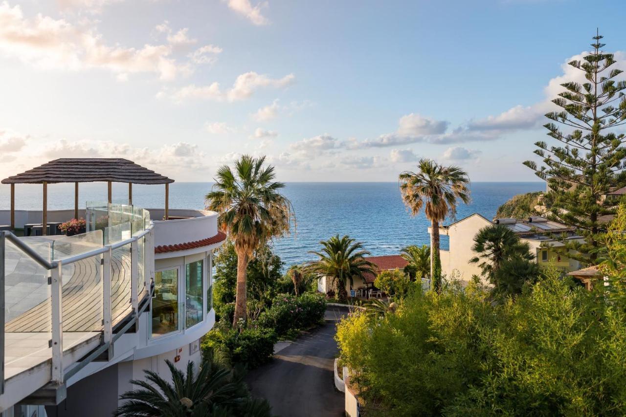 סנטה דומניקה Hotel Villaggio Stromboli מראה חיצוני תמונה