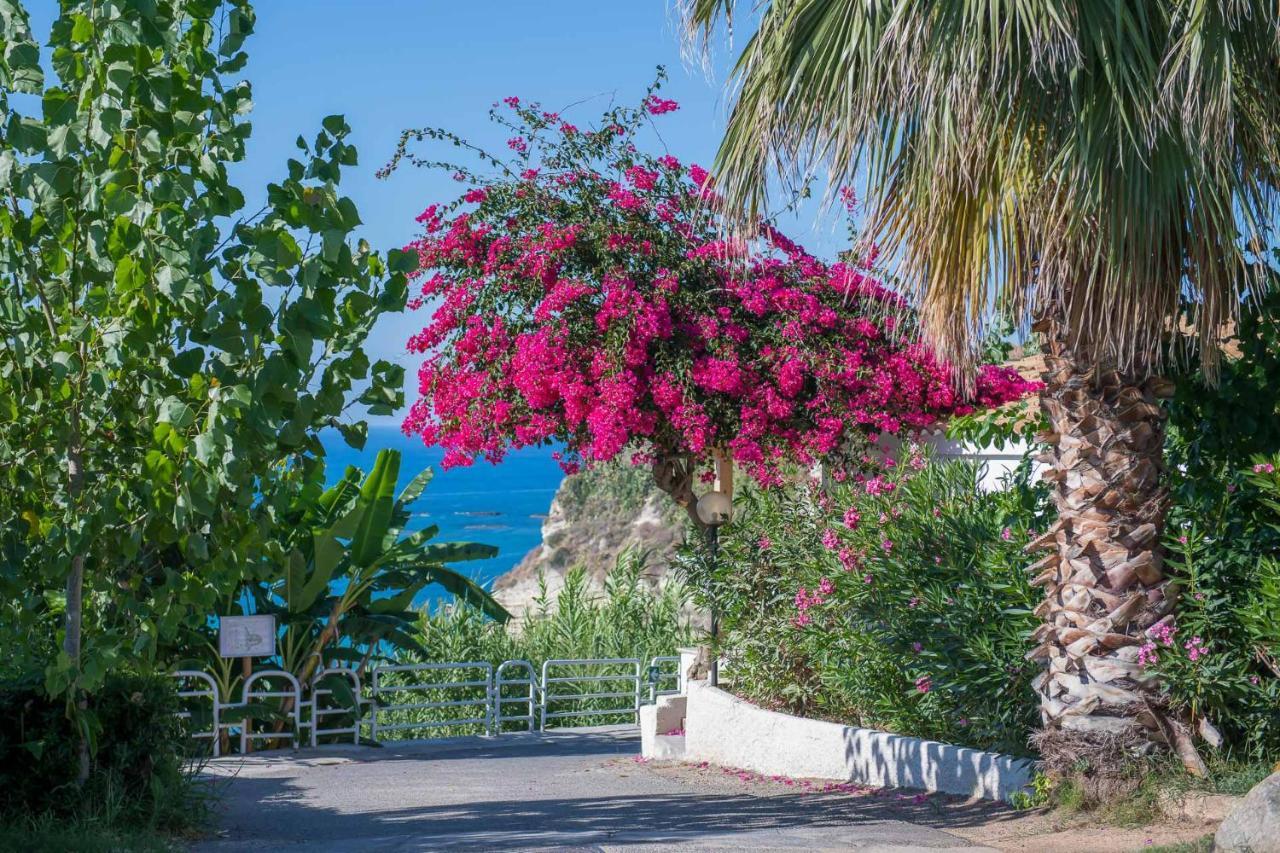 סנטה דומניקה Hotel Villaggio Stromboli מראה חיצוני תמונה