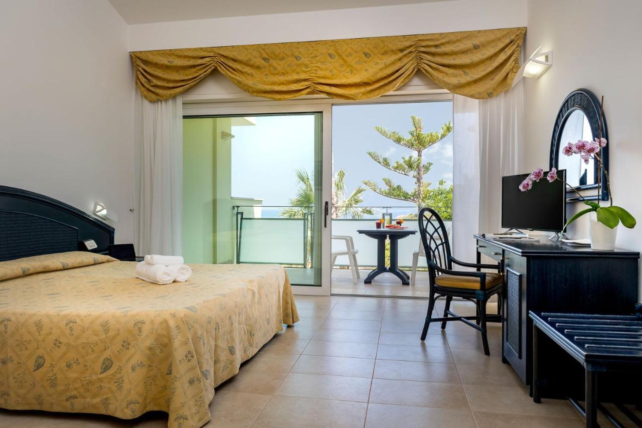 סנטה דומניקה Hotel Villaggio Stromboli מראה חיצוני תמונה
